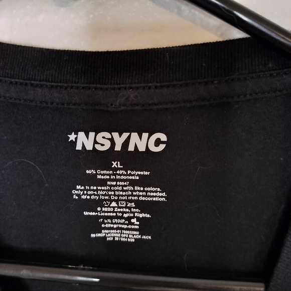 N Sync Black Crop Top Size XL Y2K Pop Art Nostalgia - Picture 3 of 3